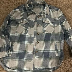 Women’s Members Mark gray w/ blue and green plaid shachet. Size XL never worn